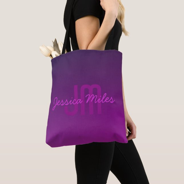 Modern redigerbar monogramtext & lila ombré  tygkasse (Närbild)