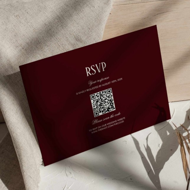 Modern Retro Burgundy Wedding QR Code RSVP Tilläggskort (burgundy formal wedding rsvp card with qr code, deep red wedding response card, maroon wedding )