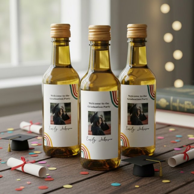 Modern Retro Rainbow Graduation Wine Bottle Label Vinetikett (Skapare uppladdad)