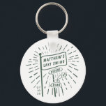 Modern Retro Svärmodig Bröllopsfest Sista Sväng Go Nyckelring<br><div class="desc">Modern Retro Svärmodig Bröllopsfest Sista Sväng Golf Grön nyckelring</div>