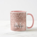 Modern Ro Guld Glitter-konfetti Monogrammed Mugg<br><div class="desc">Modern, gigantisk konfessioner mellan ro och guld och ro och mugg med monogrammet. Denna feminininkonstruktion har gnistra i rosa ros glitter konetti ram på folie i Faux rosa guld. Du kan personlig med ditt initiala monogram och namn i ett stil-teckensnittsskript med söt hand. Perfekt kvinnlig gåva. Kontakta mig om du...</div>