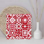 Modern röd och vit mexikansk portugisiska kakelplatta<br><div class="desc">Förbättra ditt hem med vår moderna röda och vita mexikanska keramiska tile. Den här slående plattan har en contemporary som på ett snyggt sätt blandar fet röd och skarp vit, teckning inspirerad av traditionell mexikansk och portugisisk konst. Perfekt för kök, badrum eller som dekorativa dekorativa dekorationsfärger. Den här keramiska plattan...</div>