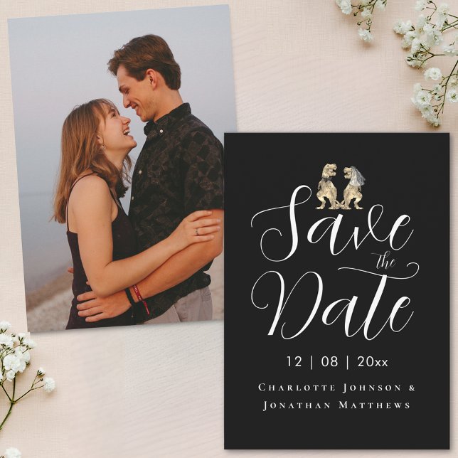 Modern Rolig Dinosauriebröllopsfoto Spara Datumet (Modern photo dinosaur theme wedding save the date elegant script black and white invitation T-Rex)