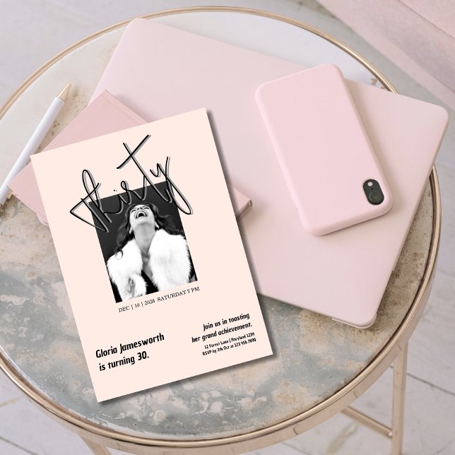 Modern Rolig Ljusrosa Foto 30-årsfirande  Inbjudningar (Skapare uppladdad)