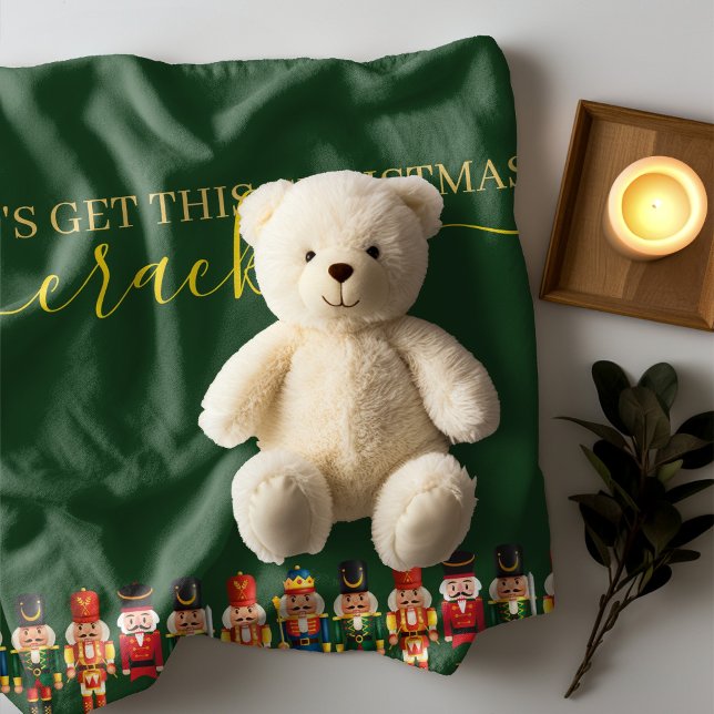 Modern Rolig Unik Nötknäppare Jul Grön Fleecefilt (Skapare uppladdad)