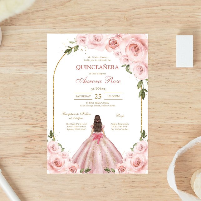Modern rosa blomsterlig Quinceanera-inbjudan Inbjudningar (Skapare uppladdad)