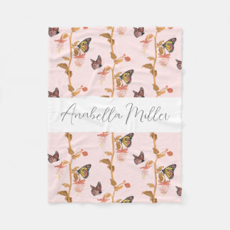 Modern Rosa Boho Butterfly Mönster Kids Namn Fleecefilt
