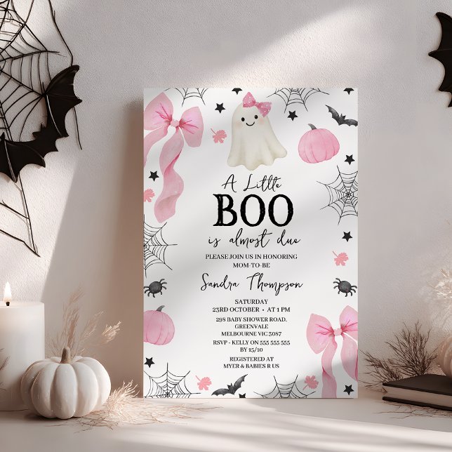Modern Rosa Bow Little Boo nästan förträfflig baby Inbjudningar (Little Boo is Almost Due Baby Shower Invitation Template Pink Bow Halloween Theme Baby Shower Invite)