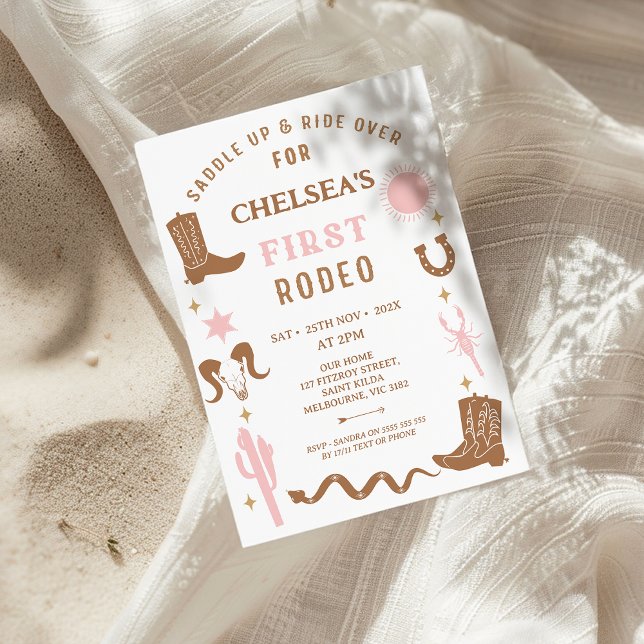 Modern Rosa Brown Cowgirl First Rodeo 1:a födelsed Inbjudningar (Girls First Rodeo Birthday Invitation, Pink Brown Cowgirl 1st Birthday Invitation, Southern, Western)