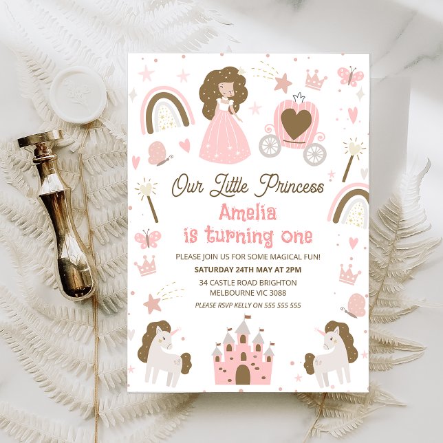 Modern Rosa Brown Vår lilla prinsessa 1:a födelsed Inbjudningar (Our little princess 1st birthday invitation with carriage, unicorn, castle and rainbow.  Fairytale)