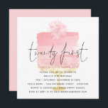 Modern Rosa Cake 21:a födelsedagsinbjudan Anteckningskort<br><div class="desc">Modern Rosa Cake 21:a födelsedagsinbjudan. Rubriken Tjugoförsta är i ett set handskriftsformat stil med detaljerna under täckningen på en rosa av söt blek mot bakgrunden på ett stativ av guld och en blomma ovanpå. Anpassa enkelt resten av texten med dina detaljer.</div>