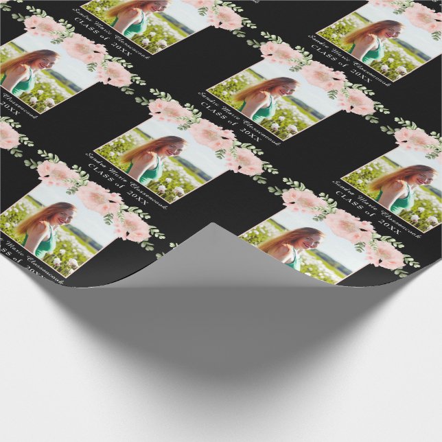 Modern, Rosa Flower blommigt studenten klass 2021 Presentpapper (Hörn)