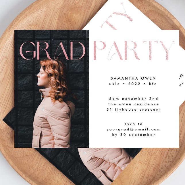 Modern  Rosa Foil Grad Photo Party-inbjudan Inbjudningar (Skapare uppladdad)