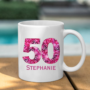 Modern rosa för kaffe på 50 år i mugg