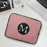 Modern Rosa Glitter Gnistra Monogram Namn Laptop Fodral<br><div class="desc">En modern gnistra/glitter-rosa med en anpassningsbar med monogrammet namn och en början.</div>