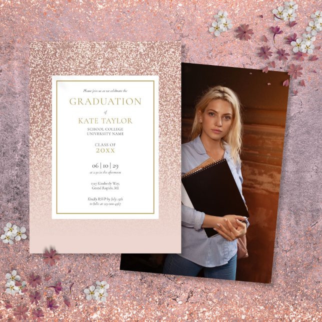 Modern Rosa Guld Glitter Examen Foto Inbjudningar (Modern Rose Gold Glitter Graduation Photo Invitation)