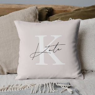 Modern rosa kalligrafi-monogram kudde
