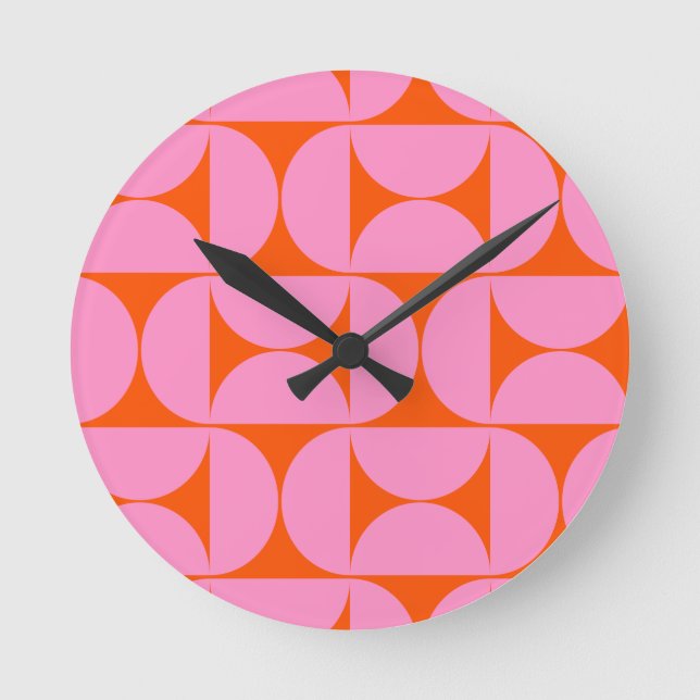 Modern Rosa och Orange i Mönster i Modern Preppy Rund Klocka (Framsida)