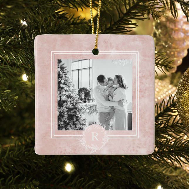 Modern Rosa och vit | Familjefoto | Inledande Julgransprydnad Keramik (Skapare uppladdad)