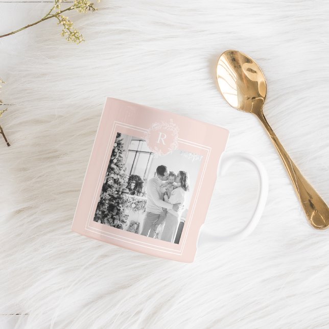Modern Rosa och vit | Familjefoto | Inledande Kaffemugg (Skapare uppladdad)