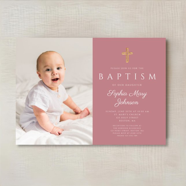 Modern Rosa Script Kor Girl Photo Baptism Inbjudningar (Modern Pink Script Cross Girl Photo Baptism Invitation)