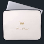 Modern rosabruten guldmonogram i skrivstil laptop fodral<br><div class="desc">En modern, elegant monogramdesign med guld, handskriven minimalistisk skrivstilstypografi och sans serif blocktypografi på en elegant blek pastell rosabruten bakgrund. Monogrammet och namnet kan enkelt anpassas.</div>