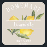 Modern Rustic Homemade Italienska Limoncello-etike Fyrkantigt Klistermärke<br><div class="desc">Modern Rustic homemade limoncello flaska-etiketter,  de är perfekt anpassningsbar-etikett för dina bröllopsfavoriter med ett kursivt tema och ett sommarbesök. De har en vattenfärg på citroner gren,  citroner och grönt grenar och en anpassningsbar för alla dina behov av italian limoncello flaska-märkning.</div>
