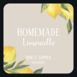 Modern Rustic Homemade Italienska Limoncello-etike Fyrkantigt Klistermärke<br><div class="desc">Modern Rustic homemade limoncello flaska-etiketter,  de är perfekt anpassningsbar-etikett för dina bröllopsfavoriter med ett kursivt tema och ett sommarbesök. De har en vattenfärg på citroner gren,  citroner och grönt grenar och en anpassningsbar för alla dina behov av italian limoncello flaska-märkning.</div>