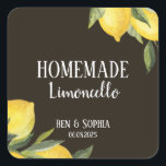 Modern Rustic Lemons Homemade Limoncello Fyrkantigt Klistermärke<br><div class="desc">Modern Rustic homemade limoncello flaska-etiketter,  de är perfekt anpassningsbar-etikett för dina bröllopsfavoriter med ett kursivt tema och ett sommarbesök. De har en vattenfärg på citroner gren,  citroner och grönt grenar och en anpassningsbar för alla dina behov av italian limoncello flaska-märkning.</div>