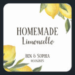 Modern Rustic Lemons Homemade Limoncello Fyrkantigt Klistermärke<br><div class="desc">Modern Rustic homemade limoncello flaska-etiketter,  de är perfekt anpassningsbar-etikett för dina bröllopsfavoriter med ett kursivt tema och ett sommarbesök. De har en vattenfärg på citroner gren,  citroner och grönt grenar och en anpassningsbar för alla dina behov av italian limoncello flaska-märkning.</div>