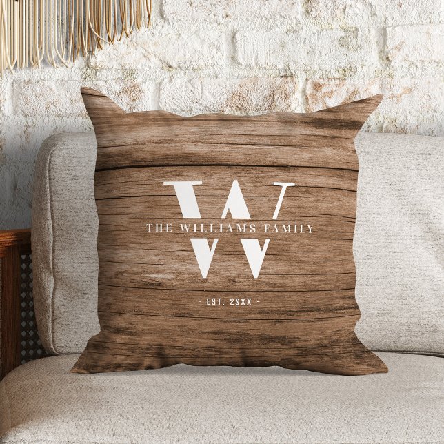 Modern Rustic Monogram Family Namn Vintage Wood Kudde (Make this your own unique keepsake for the farmhouse style lake house!)