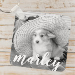Modern Rustic Simple Anpassningsbar Pet Photo Nyckelring<br><div class="desc">Den här enkla och klassiska designen består av lekfull kursiv typografi och lägger till ett foto av anpassningsbarna på ditt sällskapsdjur.</div>