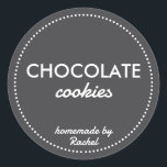 Modern Rustic-Vintage för enkel svart hemmakonfigu Runt Klistermärke<br><div class="desc">Homemade cookies-klistermärken för ditt företag är perfekt-smaketiketter för dina hembakade varor. De har en papper bakgrund för ett modernt, rustiskt stil som fungerar med vilket köksväska som helst stil. Texten ge är en anpassningsbar för alla dina Etsy-produkter. Anpassa texten efter behov för att matcha ditt varumärke. Du kan använda dem...</div>