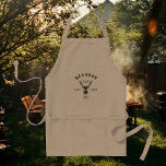 Modern Rustik Anpassningsbar Bästa Pappa någonsin  Förkläde<br><div class="desc">Retro coola personlig "BEST PAPPA EVER" bq apron i en logotyp-stil-typografi med pappa namn och året då han blev far vid sidan av en buck. Underbar gåva till Fars dag eller en unik födelsedagspresent till pappa som kärlek till barbeque.</div>