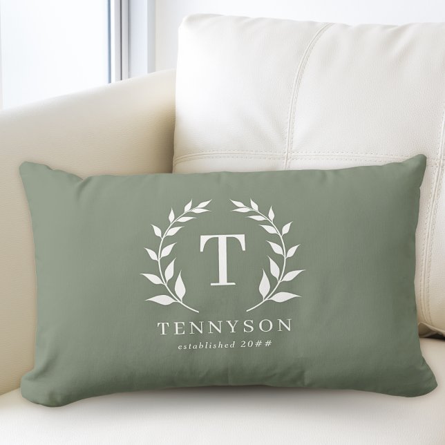 Modern Rustik Monogram Krans Familjenamn Salvia Lumbarkudde (Skapare uppladdad)