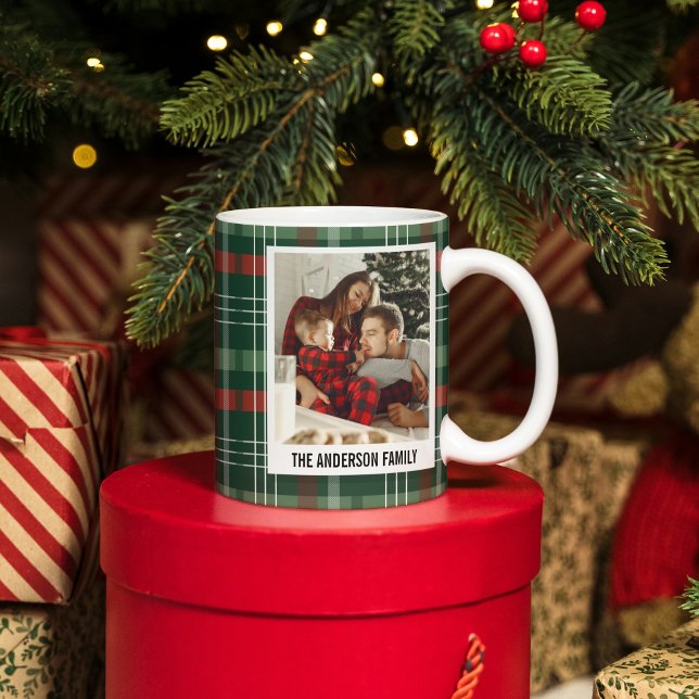 Modern Rutig Jul Foto Collage Kaffe Mugg (Modern Plaid Christmas Photo Collage Coffee Mug)