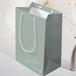 Modern Sage Bridesmaid Frieri Gift Bag<br><div class="desc">Anpassningsbar-designad briljant-presentväska med modern minimal grönt och vit design.</div>