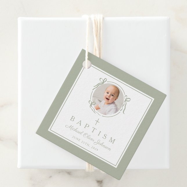 Modern Sage Green Baptism Photo Gåvor Etiketter (Modern Sage Green Baptism Photo Favor Tags)