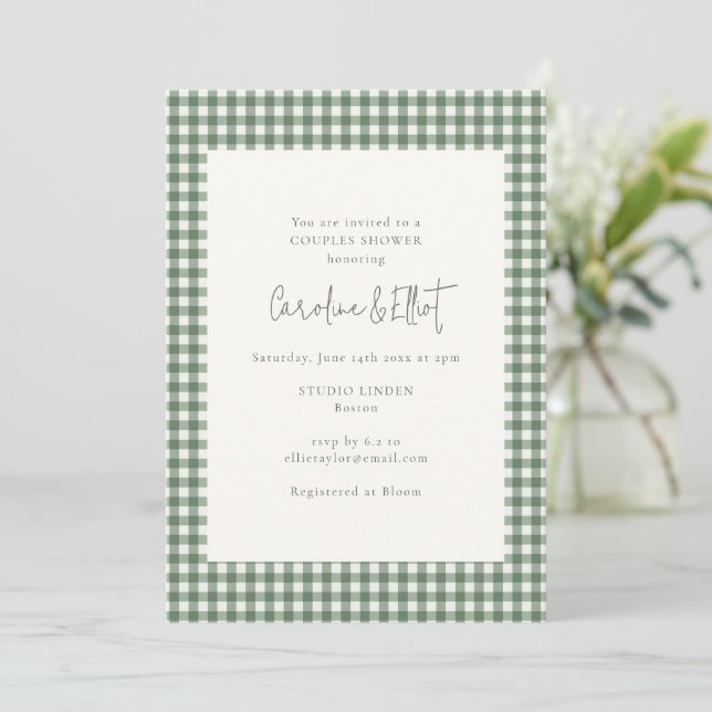 Modern Sage Green Gingham Plaid Couples Shower Inbjudningar (Stående Fram)