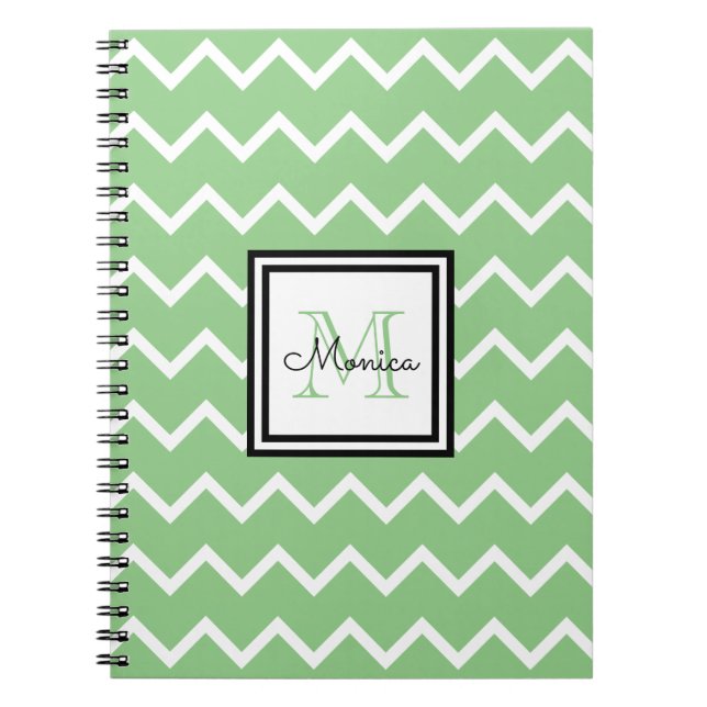 Modern Sage Grönt Chevron med Namn Monogram Anteckningsbok (Framsidan)