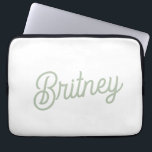 Modern Sage Grönt Personlig Monogram och Namn Laptop Fodral<br><div class="desc">Modern Sage Grönt Personlig Monogram och Namn Laptop sleeve blandar sofistikering med praktiskt skydd. Den här eleganta sleeven för grönt anpassas med ditt monogram och namn och ger en personlig samtidigt som du skyddar din bärbara dator från repor och stötar. Dess minimalistiska utformning säkerställer att den kompletterar alla professioneller eller...</div>