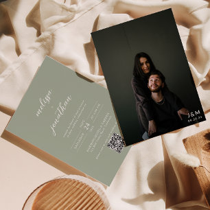 Modern Sage Grönt Photo Monogram QR-kod Bröllop Inbjudningar