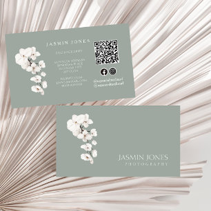 Modern Sage Grönt White Orchids QR Code Blommigt Visitkort