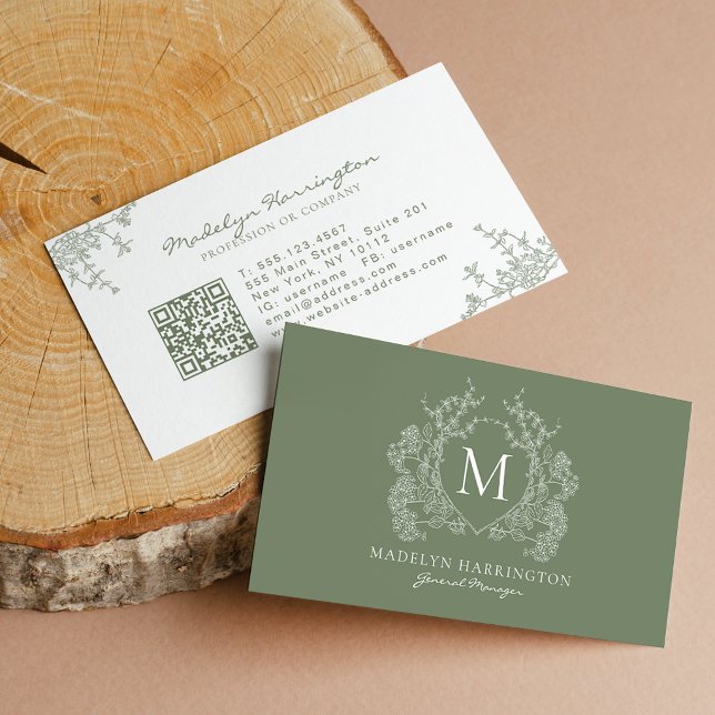 Modern sagegrön blomsterkröningsmonogram QR-kod Visitkort (Skapare uppladdad)