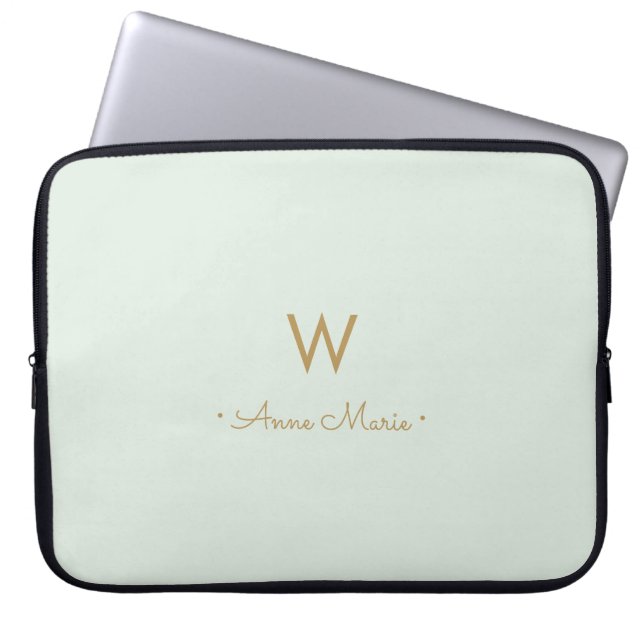 Modern Saggrön Guldskriptmonogram Laptop Fodral (Framsidan)