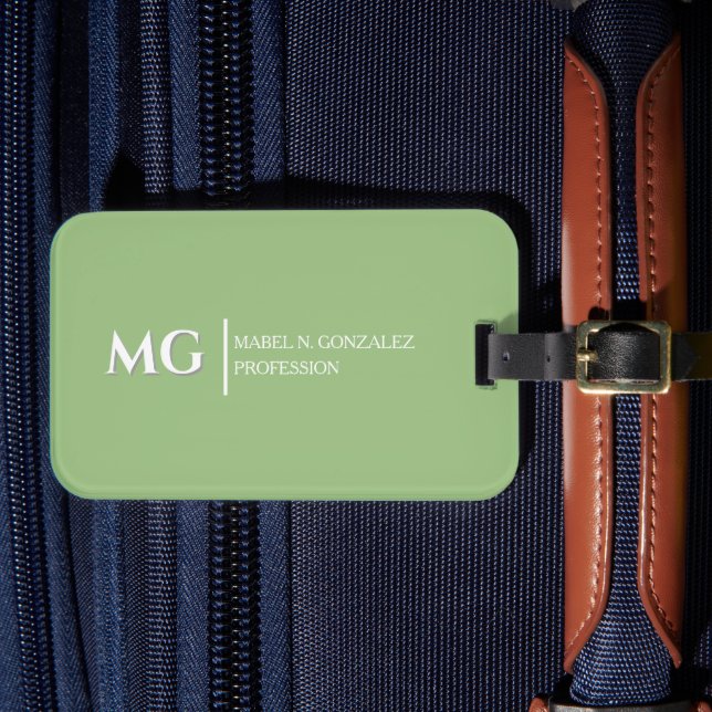 Modern Salviagrön Trendig Stilig Monogram Bagagebricka (Framsida Insitu 4)