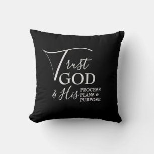 Modern   SANT GOD PROCESSAA PLANS SYFTE   Svart Kudde
