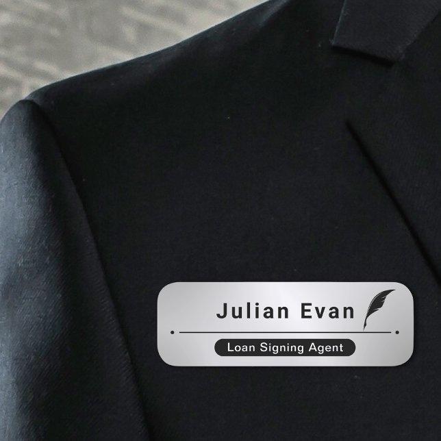 Modern satin faux Silver Notary Black Quill Icon Namnbricka (Skapare uppladdad)