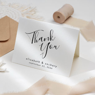 Modern Script Black and White Bröllop Tack Kort