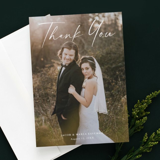 Modern Script Calligraphy Photo Bröllop Tack Inbjudningar (Modern script wedding photo thank you card.)